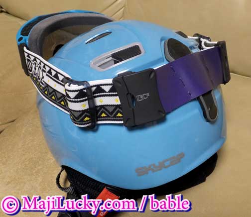 ヘルメットにセットしたところ