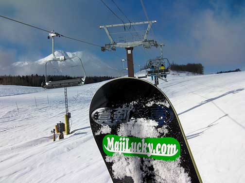 快晴のマイア昼から吹雪 御嶽山を望む